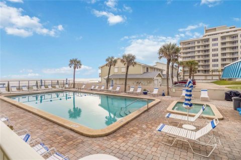Condo in New Smyrna Beach, Florida, 3 bedrooms № 2116930 - photo 15