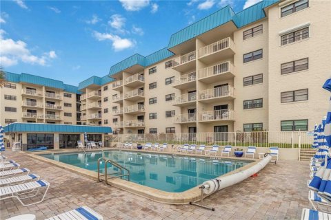 Condo in New Smyrna Beach, Florida, 3 bedrooms № 2116930 - photo 16