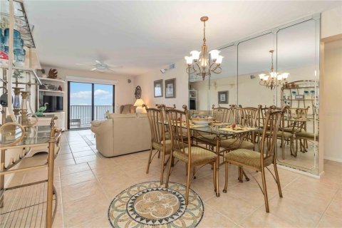 Condo in New Smyrna Beach, Florida, 3 bedrooms № 2116930 - photo 4