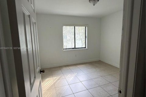 Condo in Miami, Florida, 3 bedrooms  № 1999460 - photo 5
