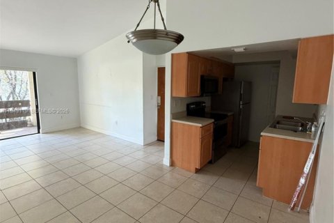 Condo in Miami, Florida, 3 bedrooms  № 1999460 - photo 3