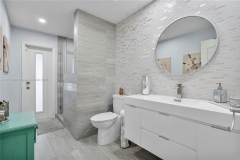 House in Miami, Florida 4 bedrooms, 153.2 sq.m. № 1762696 - photo 15