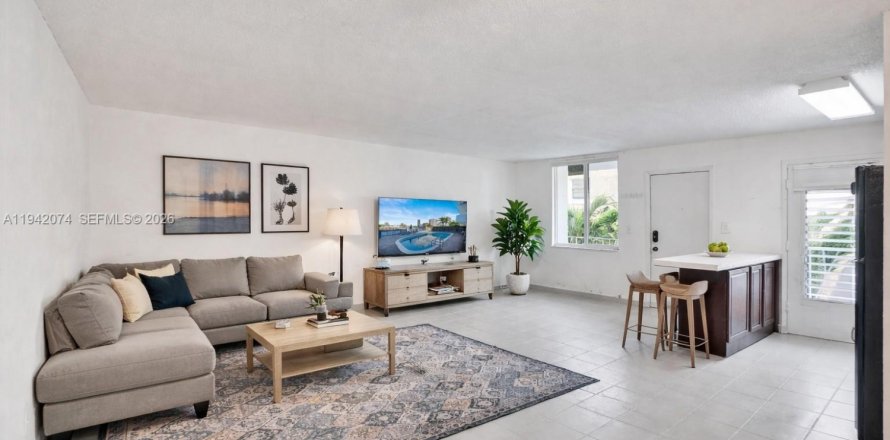 Condominio en Miami Beach, Florida, 1 dormitorio  № 2000447