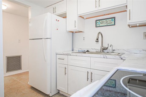 Copropriété à vendre à Saint Pete Beach, Floride: 1 chambre, 78.32 m2 № 2129163 - photo 15