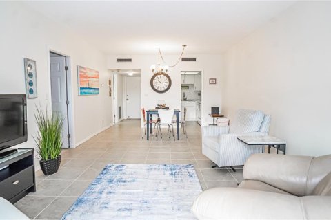 Copropriété à vendre à Saint Pete Beach, Floride: 1 chambre, 78.32 m2 № 2129163 - photo 23
