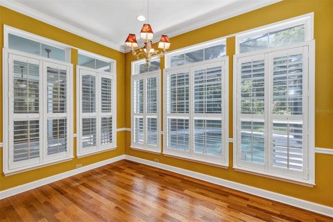House in Mount Dora, Florida 4 bedrooms, 288.46 sq.m. № 1817222 - photo 11