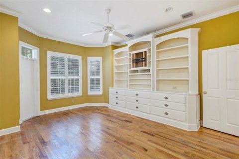 House in Mount Dora, Florida 4 bedrooms, 288.46 sq.m. № 1817222 - photo 13
