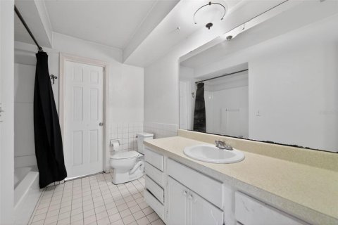 House in Longwood, Florida 4 bedrooms, 180.88 sq.m. № 2210406 - photo 22