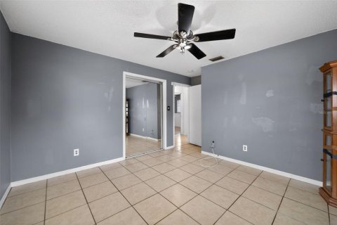 House in Longwood, Florida 4 bedrooms, 180.88 sq.m. № 2210406 - photo 18
