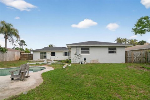 House in Longwood, Florida 4 bedrooms, 180.88 sq.m. № 2210406 - photo 24