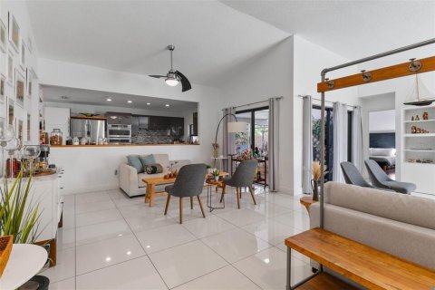 Casa en venta en Orlando, Florida, 3 dormitorios, 176.14 m2 № 1913230 - foto 18