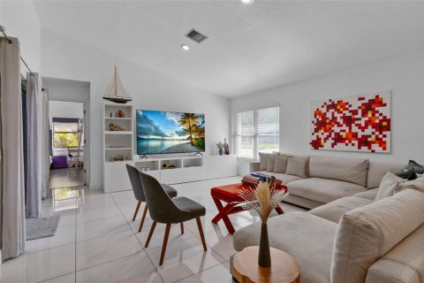 Casa en venta en Orlando, Florida, 3 dormitorios, 176.14 m2 № 1913230 - foto 11
