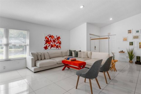 Casa en venta en Orlando, Florida, 3 dormitorios, 176.14 m2 № 1913230 - foto 12