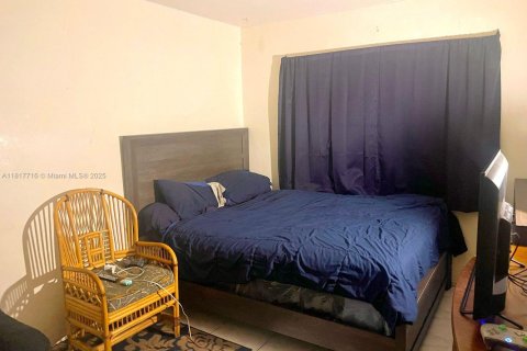 Condo in Lauderhill, Florida, 2 bedrooms  № 1788757 - photo 15