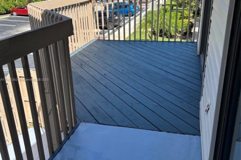 Снять в аренду таунхаус в Уэст-Палм-Бич, Флорида 2 спальни, 71.53м2, № 1956149 - фото 8