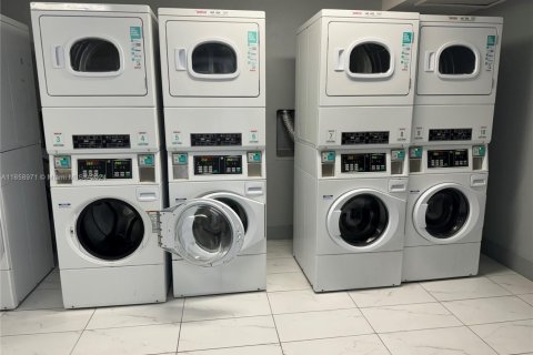 Condominio en venta en Hollywood, Florida, 44.04 m2 № 2034544 - foto 20