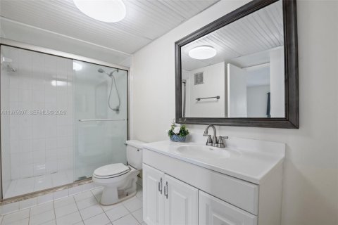 Снять в аренду кондоминиум в Уэстон, Флорида 2 спальни, 102.75м2, № 2041404 - фото 21