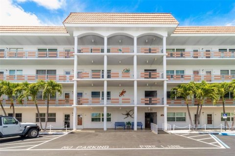 Condo in Gulfport, Florida, 1 bedroom  № 1761937 - photo 30