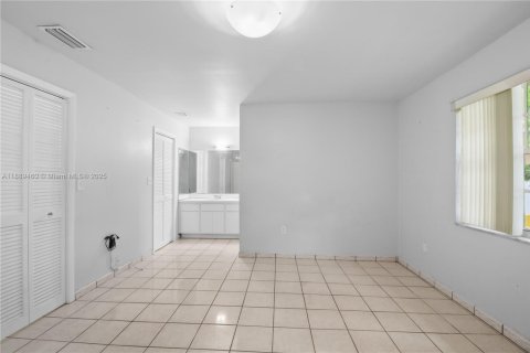 Villa ou maison à louer à Miami, Floride: 3 chambres, 131.55 m2 № 1941422 - photo 18