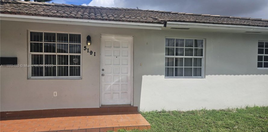 Villa ou maison à Miami, Floride 3 chambres, 131.55 m2 № 1941422