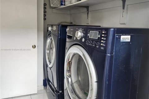 Villa ou maison à louer à Miami, Floride: 3 chambres, 131.55 m2 № 1941422 - photo 4