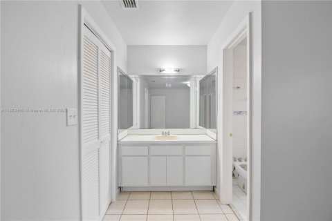 Villa ou maison à louer à Miami, Floride: 3 chambres, 131.55 m2 № 1941422 - photo 20