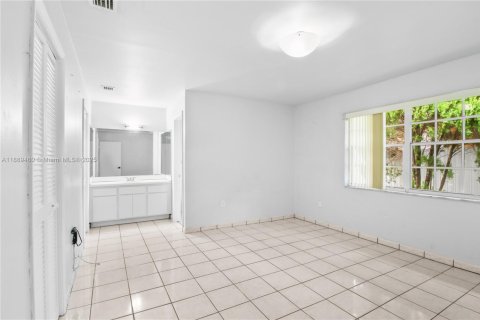 Villa ou maison à louer à Miami, Floride: 3 chambres, 131.55 m2 № 1941422 - photo 17