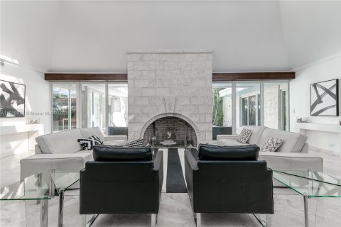 Casa en alquiler en Miami Beach, Florida, 4 dormitorios, 323.02 m2 № 1975484 - foto 2