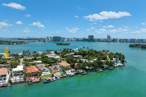 Casa en alquiler en Miami Beach, Florida, 4 dormitorios, 323.02 m2 № 1975484 - foto 25