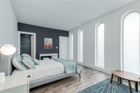 Casa en alquiler en Miami Beach, Florida, 4 dormitorios, 323.02 m2 № 1975484 - foto 20