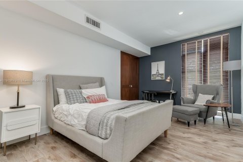 Casa en alquiler en Miami Beach, Florida, 4 dormitorios, 323.02 m2 № 1975484 - foto 19
