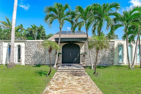 Casa en alquiler en Miami Beach, Florida, 4 dormitorios, 323.02 m2 № 1975484 - foto 24