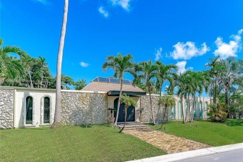 Casa en alquiler en Miami Beach, Florida, 4 dormitorios, 323.02 m2 № 1975484 - foto 23