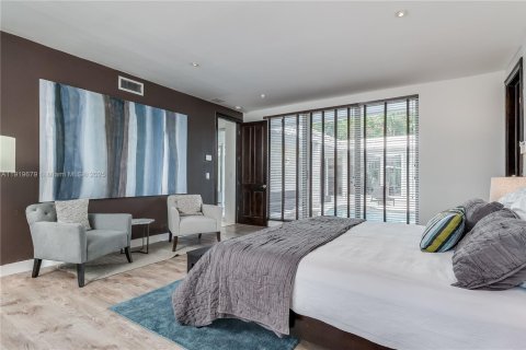 Casa en alquiler en Miami Beach, Florida, 4 dormitorios, 323.02 m2 № 1975484 - foto 15