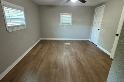 House in Tarpon Springs, Florida 3 bedrooms, 109.25 sq.m. № 1908932 - photo 11