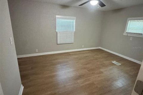 House in Tarpon Springs, Florida 3 bedrooms, 109.25 sq.m. № 1908932 - photo 16