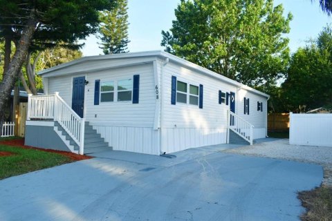 House in Tarpon Springs, Florida 3 bedrooms, 109.25 sq.m. № 1908932 - photo 3