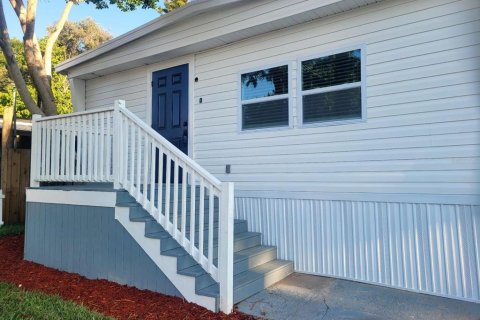 House in Tarpon Springs, Florida 3 bedrooms, 109.25 sq.m. № 1908932 - photo 2