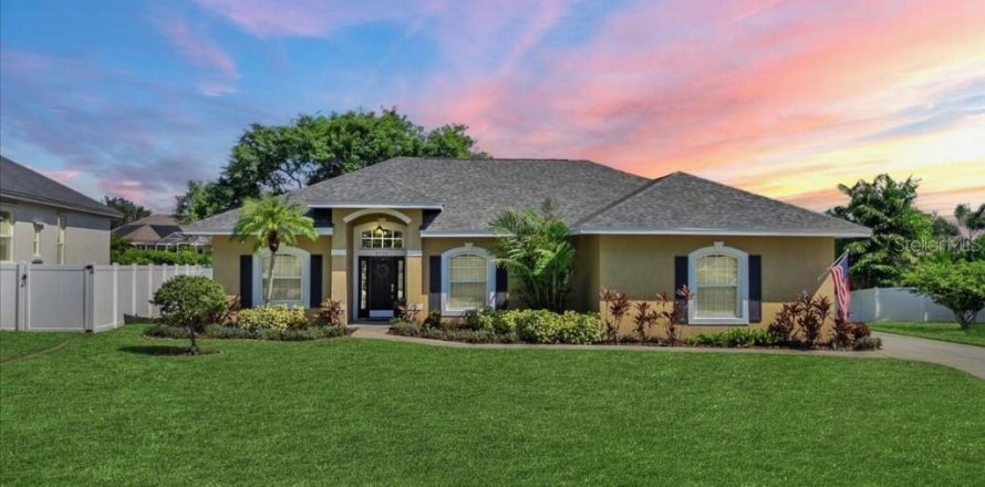 House in Lakeland, Florida 3 bedrooms, 176.33 sq.m. № 1911193
