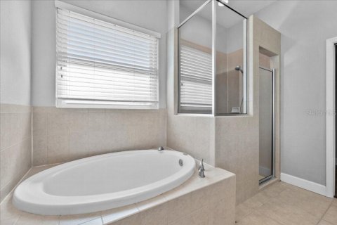 House in Lakeland, Florida 3 bedrooms, 176.33 sq.m. № 1911193 - photo 27