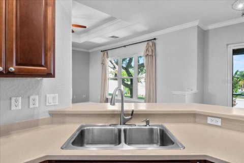 House in Lakeland, Florida 3 bedrooms, 176.33 sq.m. № 1911193 - photo 17