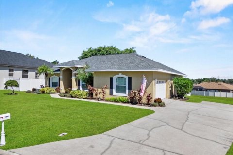 House in Lakeland, Florida 3 bedrooms, 176.33 sq.m. № 1911193 - photo 3