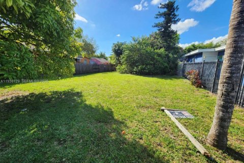 Земельный участок в Майами, Флорида № 1996369