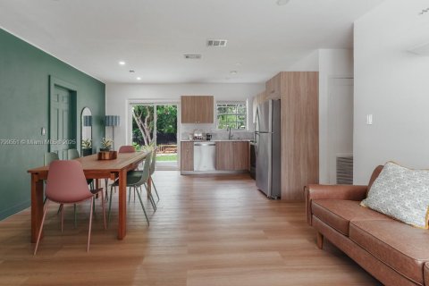 Villa ou maison à vendre à North Miami Beach, Floride: 3 chambres, 93.65 m2 № 1730690 - photo 2