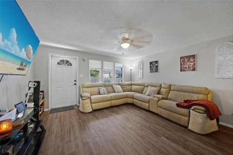 Casa en venta en Port Charlotte, Florida, 2 dormitorios, 108.23 m2 № 2103716 - foto 5