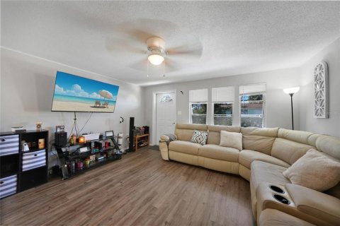 Casa en venta en Port Charlotte, Florida, 2 dormitorios, 108.23 m2 № 2103716 - foto 4