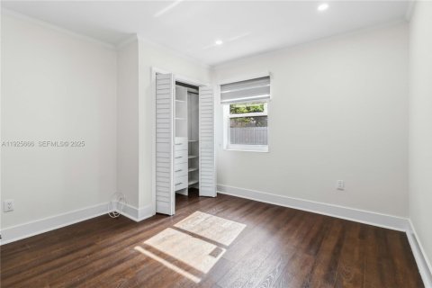 House in Miami, Florida 2 bedrooms, 66.43 sq.m. № 1984415 - photo 14