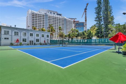 Condo in Miami Beach, Florida, 2 bedrooms  № 2086957 - photo 18