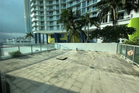 Commercial property in Miami, Florida № 2053045 - photo 16