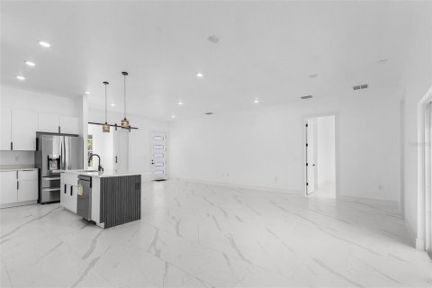 House in Rotonda, Florida 3 bedrooms, 168.43 sq.m. № 1777962 - photo 7